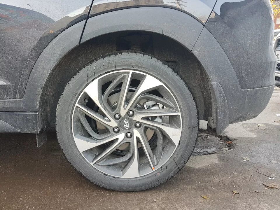 Hyundai tucson резина. Диски hyundai tucson r18. Tucson 245 45 19. Hyundai tucson резина. 225/65/17 на хендай туксон.