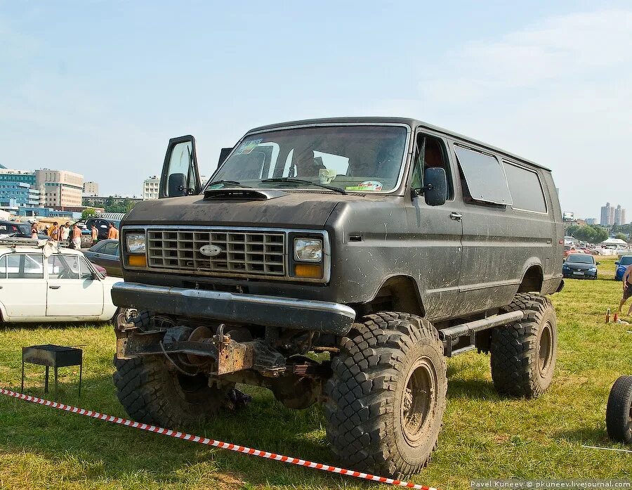 Полный привод купить воронеж. ГАЗ 66 внедорожник. Land Cruiser на Мостах ГАЗ 66. Трак на базе ГАЗ 66. Вездеход на Мостах ГАЗ 66.