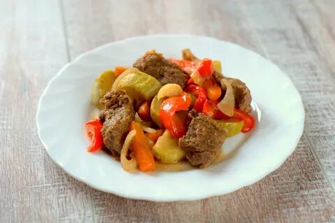 Как потушить говядину с овощами