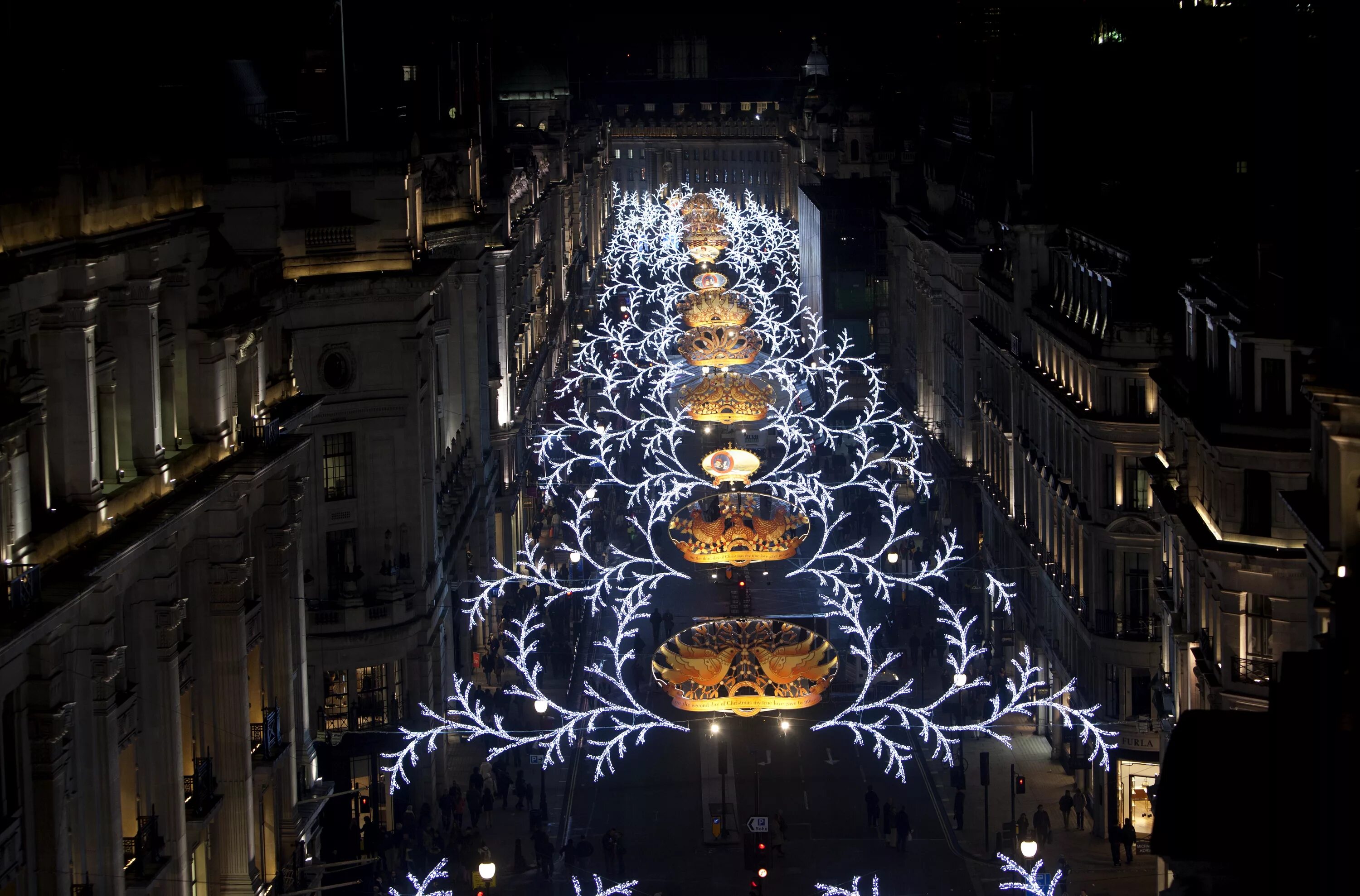 Regent Street London Christmas. Риджент стрит Рождественские иллюминации. Риджент-стрит в Лондоне в Рождество. Рождественские украшения на Риджент-стрит в Лондоне. London lights