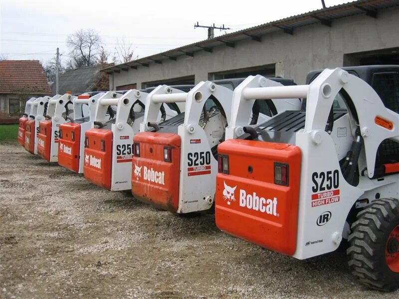 Bobcat s250. Бобкэт s250. Bobcat 250. Продам Бобкэт s300. Bobcat s130 характеристики технические характеристики.