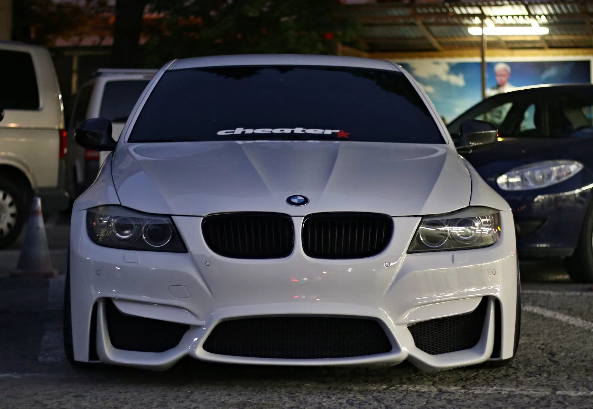Тюнинг бамперов бмв. Bmw e90 м пакет. бмв м3 е90. бмв е90 м пакет. bmw m3 e90.