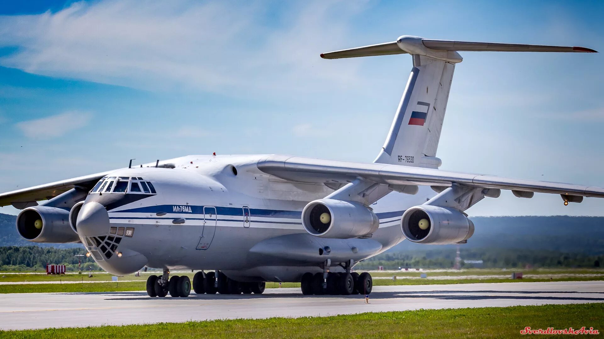 Покажи фотографии самолетов. Самолет ил 76. Военно-транспортный самолёт ил-76мд. Грузовой самолет ил-76. Ил-76 военно-транспортный самолёт.