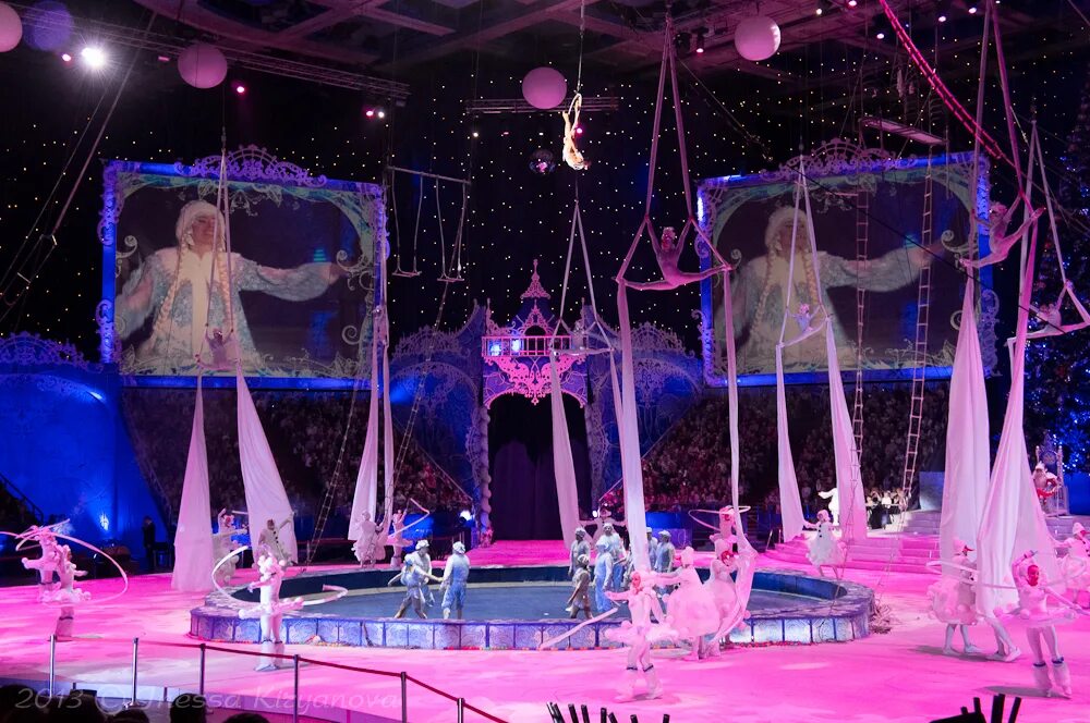 сколько длится новогоднее представление в цирке. сколько длится новогоднее представление в цирке. артисты цирка. цирк на фонтанке новогоднее представление. цирк деда мороза.