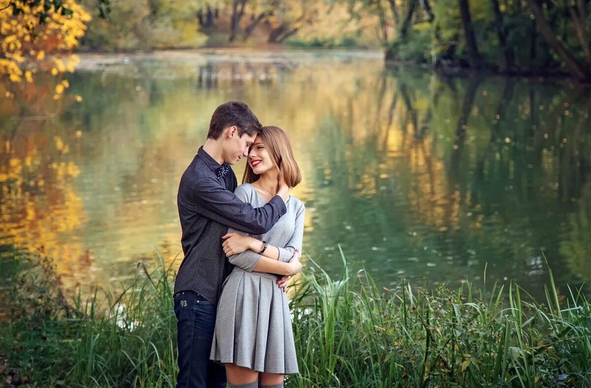 Русская романтика. Петров лавстори. Влюбленные на природе. Фотосессия Love story на природе. Фотосессия влюбленных на природе.