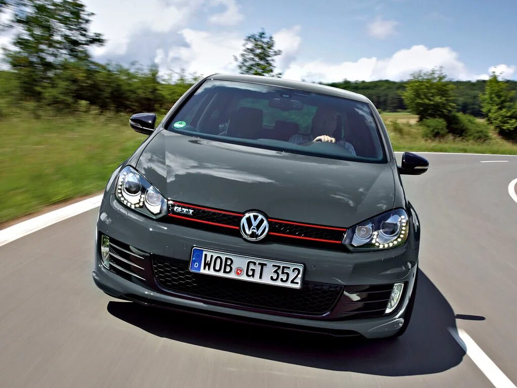 Купить гольф недорого. Golf 6 GTI 35 Edition. Golf GTI Edition 35. Golf GTI 35 Limited Edition. Golf 6 GTI 35 Limited Edition.