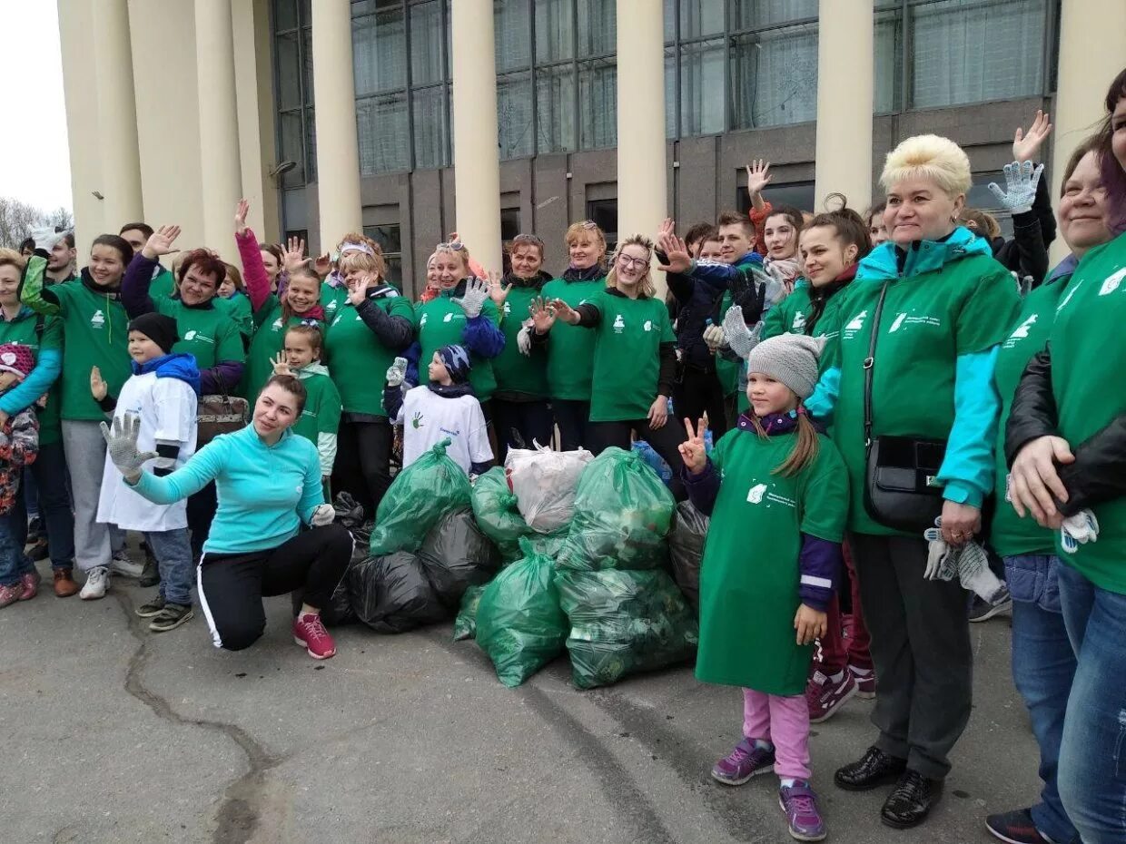 Волонтёрское движение в СПБ. Субботник ЦОДД. Василеостровский район субботник. Волонтёры убирают школу. Общественные движения спб