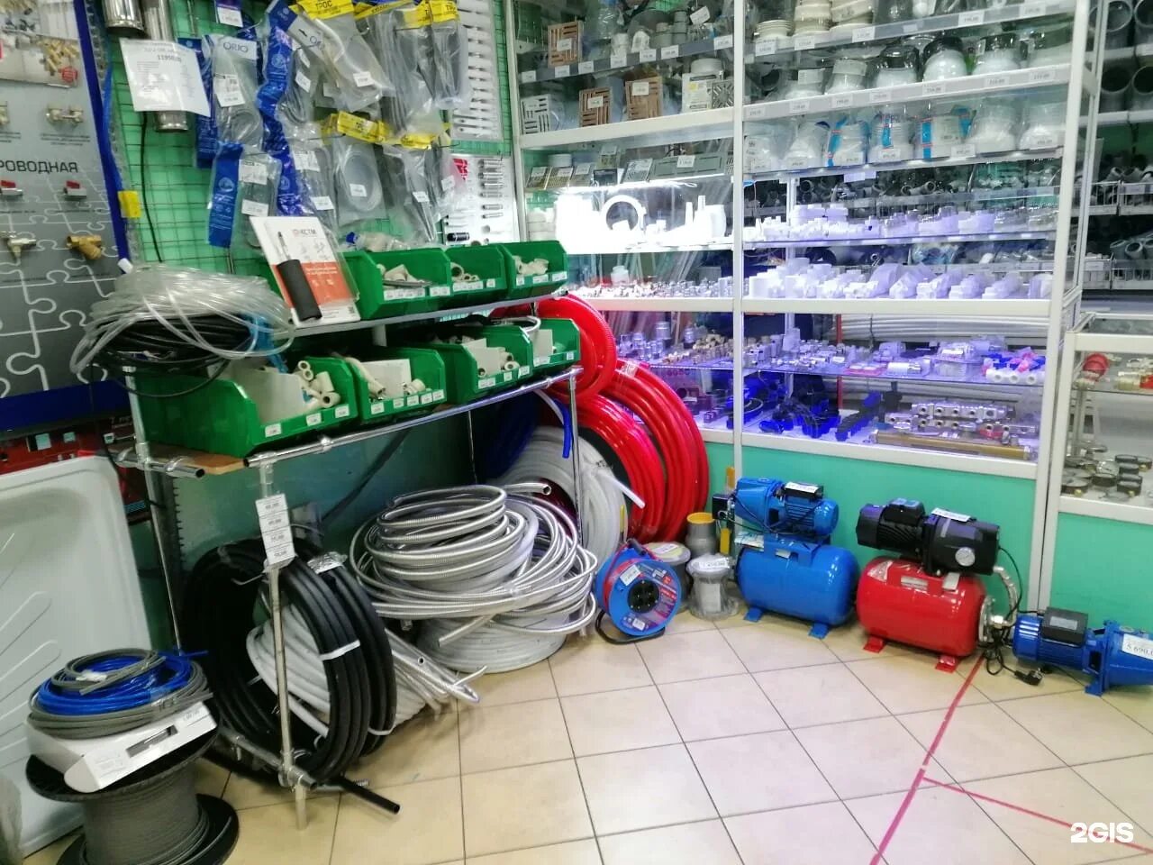 Сантехник чита. Интерьер магазина сантехники. Сантехника чита. Магазин сантехники чита. Сантехкомплект.