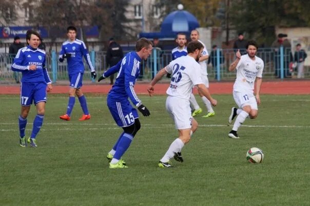 Сайт фк авангард курск. Петрищев Авангард Курск. Форма ФК Авангард Курск. Гостиница Академии Авангард Курск. Новая форма ФК Авангард Курск.