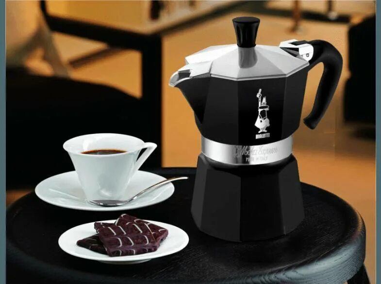 Кофеварки рейтинг 2023. Гейзерная кофеварка Bialetti Moka Express. Кофеварка гейзерная Bialetti Moka Elettrika. Электро гейзерная кофеварка Bialetti Moka Elettrika. Кофеварка гейзерная Bra Elegance Induction Gold на 10 чашек.