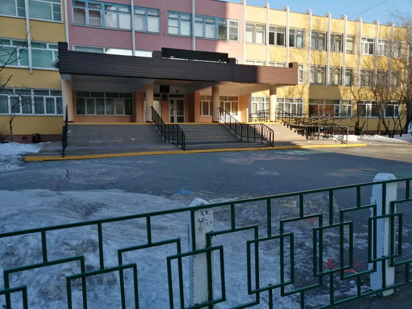 Гимназия 1 хабаровск. Экономическая гимназия хабаровск. Гимназия 1 хабаровск фото. Гимназия 1 хабаровск. Гимназия 1 хабаровск фото.