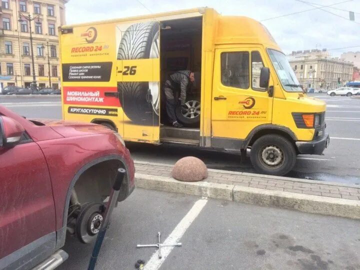 Выездной шиномонтаж сургут. Мобильный шиномонтаж сестрорецк. мобильный шиномонтаж питер. выездной шиномонтаж легковая машина. римжкс выездной шиномонтаж.