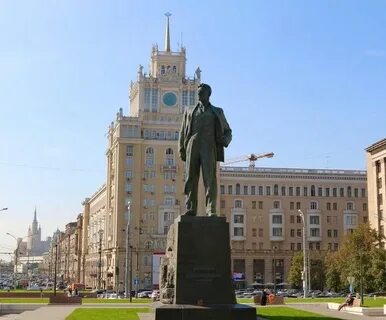 Памятники центре