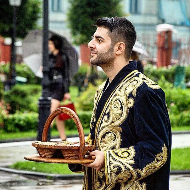 Саиджон носиржонугли. Таты горские евреи в дагестане. Старший лейтенант нурмагомед гаджимагомедов. Нурмагомед гаджимагомедов офицер 247-го гвардейского. Бухарские евреи.