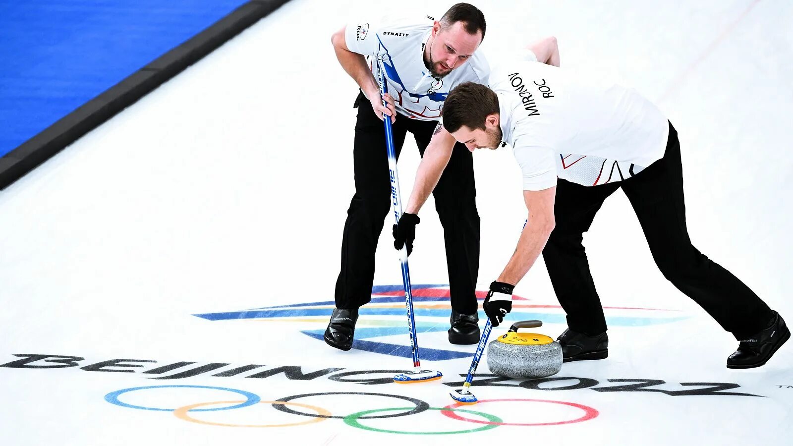 Кира езех керлинг. Юлия портунова керлинг фото. Керлинг олимпийский вид спорта. Екатерина галкина керлинг плэйбой. Керлинг 14.