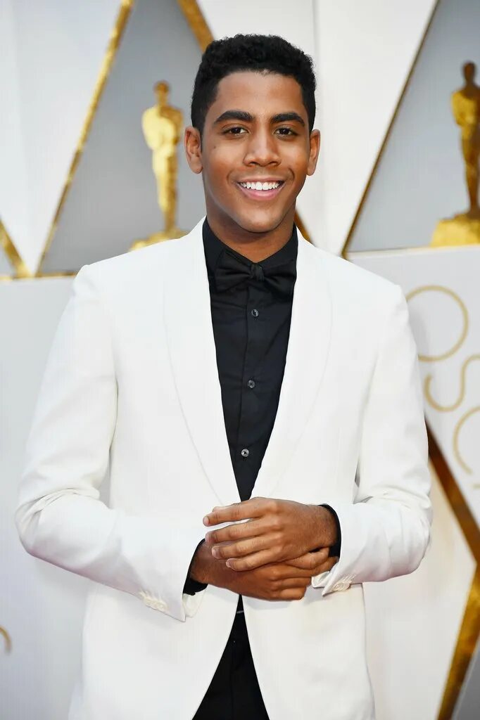 Джаррель джером торс. Джаррель джером. Джаррель джером. Док шоу актер. Джаррель джером.