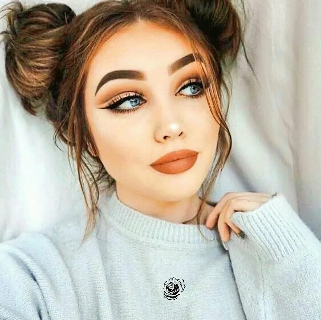 Милый макияж эстетика. Брюнетка с карими глазами. Andjela vlaisavljevic. Макияж милой девушки. Макияж анимешницы.