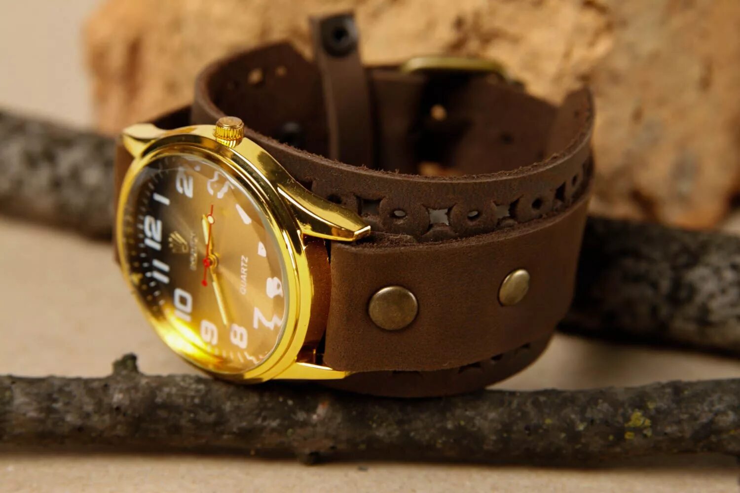 Кожаный браслет для часов. Широкий кожаный браслет для часов. Часы с кожаным браслетом. Широкий кожаный ремешок для часов. Часы браслет мужские кожаные