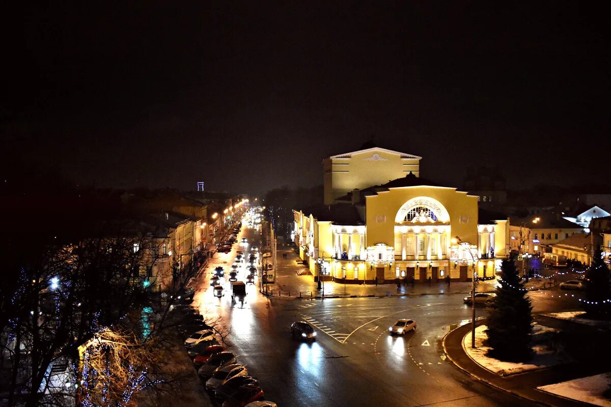 Фото театра ярославля. Волковский театр Ярославль. Волковский театр Ярославль зима. Театр драмы имени ф. Волкова, Ярославль. Волковский театр Ярославль ночью.