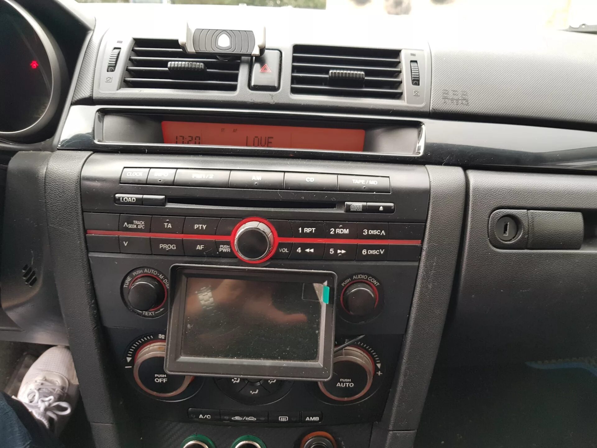 Как подключить магнитолу мазда 3 бк. Mazda 3 bk 2 din магнитола. магнитола мазда 3 бк 2005.