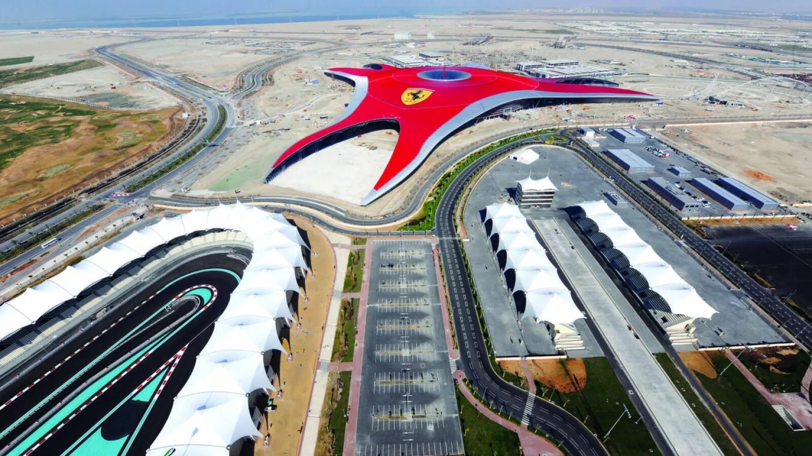 Ferrari World Абу-Даби. Ferrari парк в Абу Даби. Феррари центр в Абу Даби. Феррари парк Дубай. Яс н