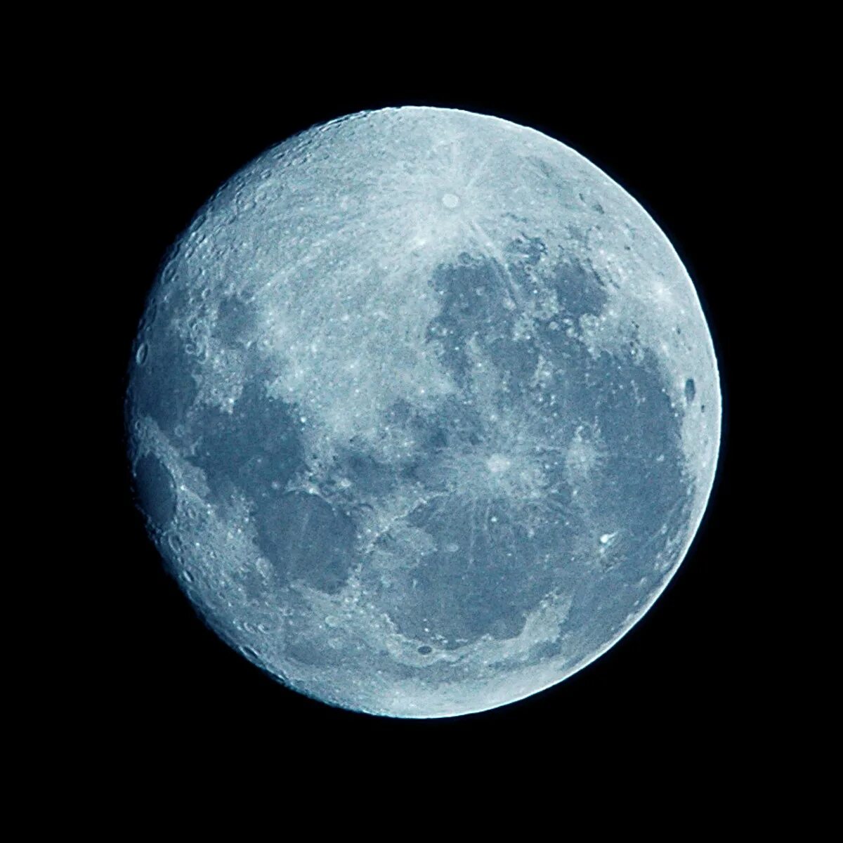 Луна Азуль. Голубая Луна. Синяя Луна. Голубое полнолуние.