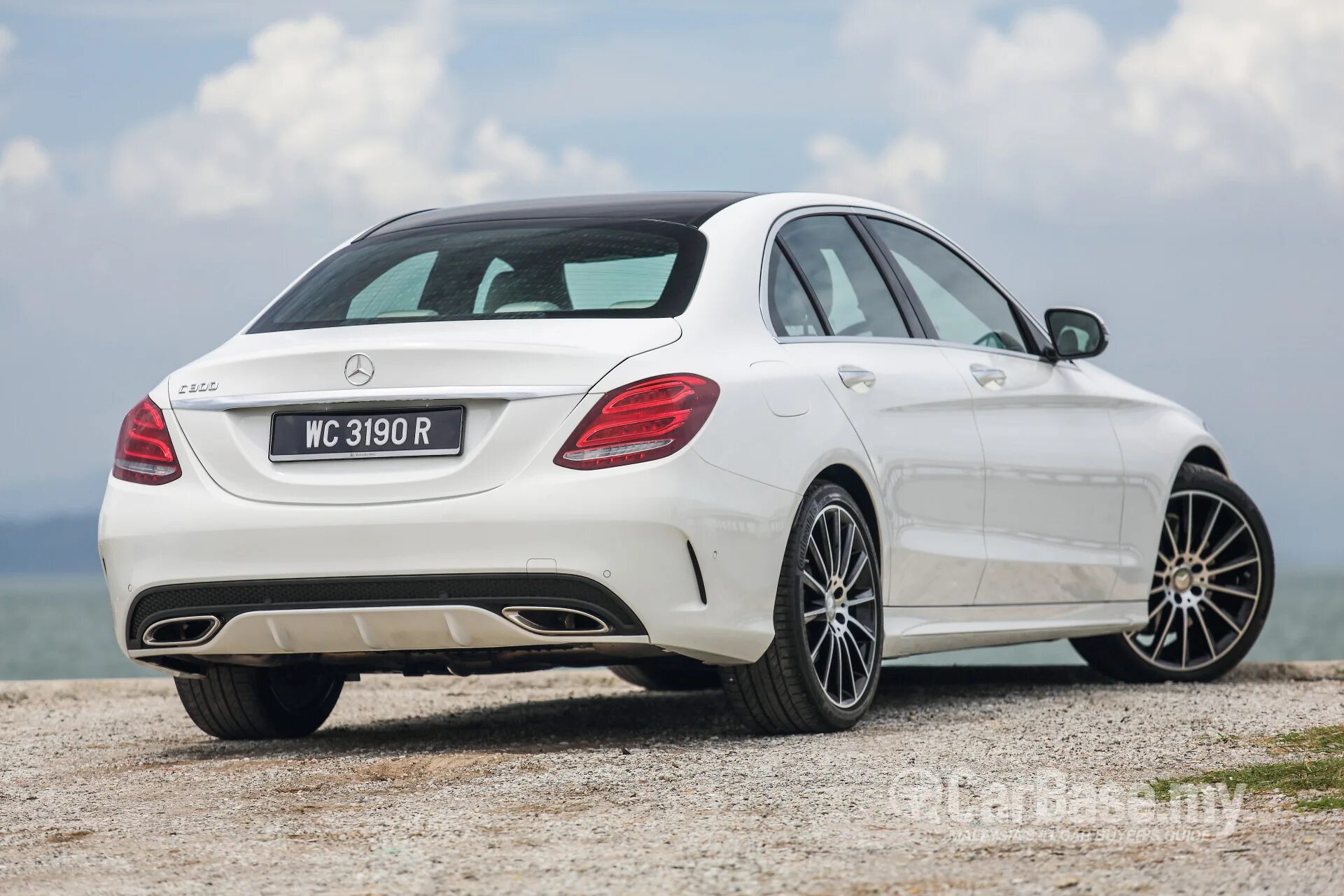 Купить б/у Mercedes-Benz C-Класс IV (W205) Рестайлинг 180 1.6 AT (150 л.с.) бенз