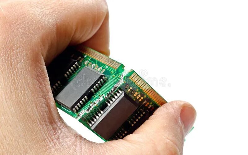 Память разбита. Память разбита. Память разбита. Сгоревшая оперативная память. Разбитые осколки.