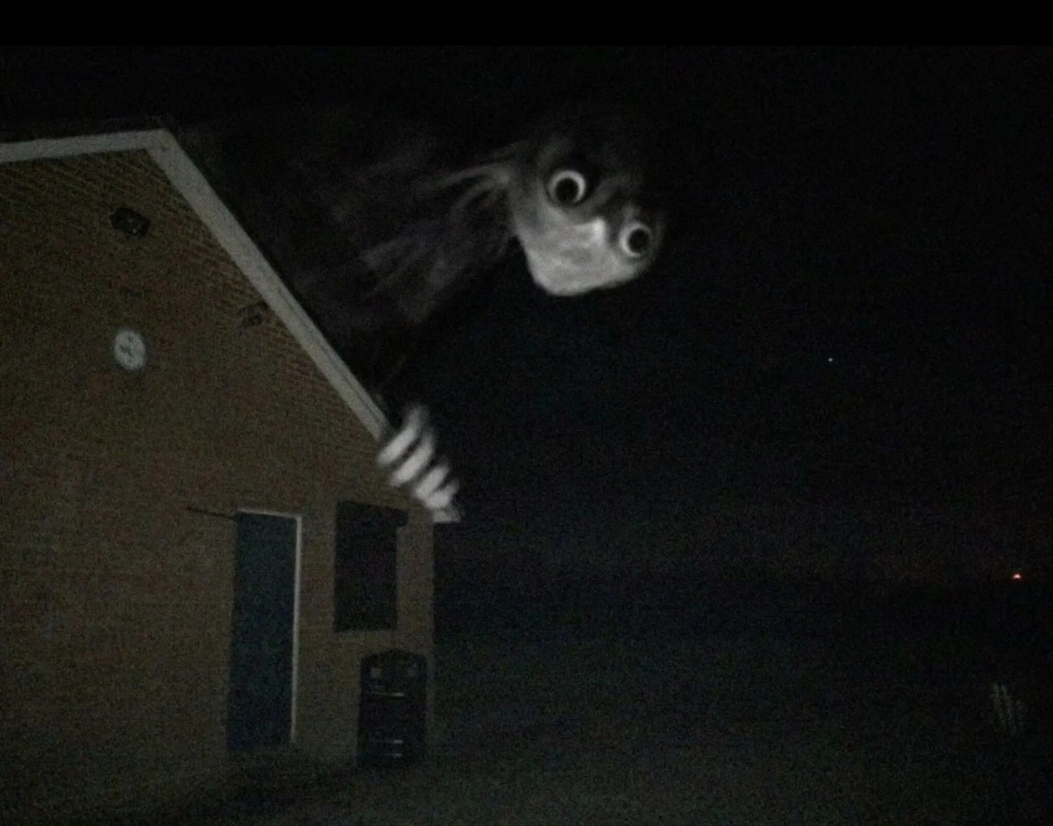 Страшно смешные истории. 3 часа страшилок. Ужасный ночной гость мем. 3 часа страшилок. Тревор хендерсон монстры.