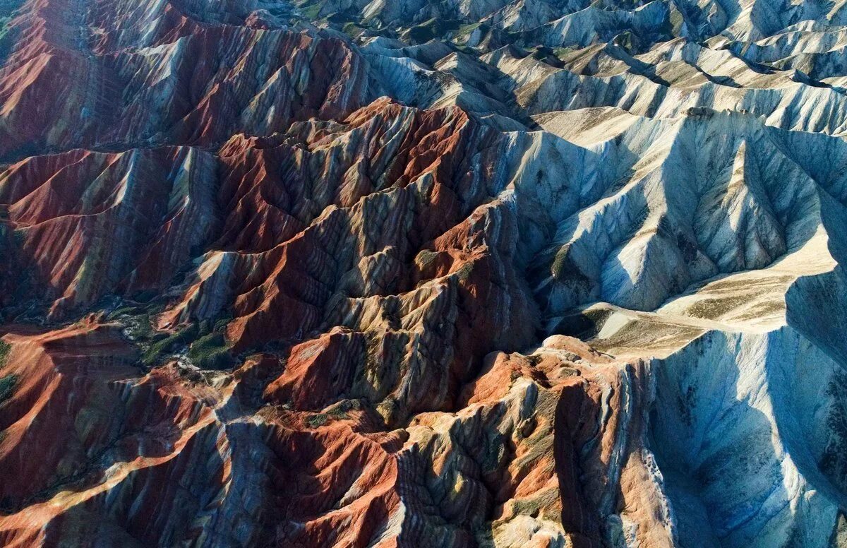 поверхность местности. рельеф земной поверхности местности. плато кахамаркилья. трог, троговая долина. высокогорный рельеф нагорье.