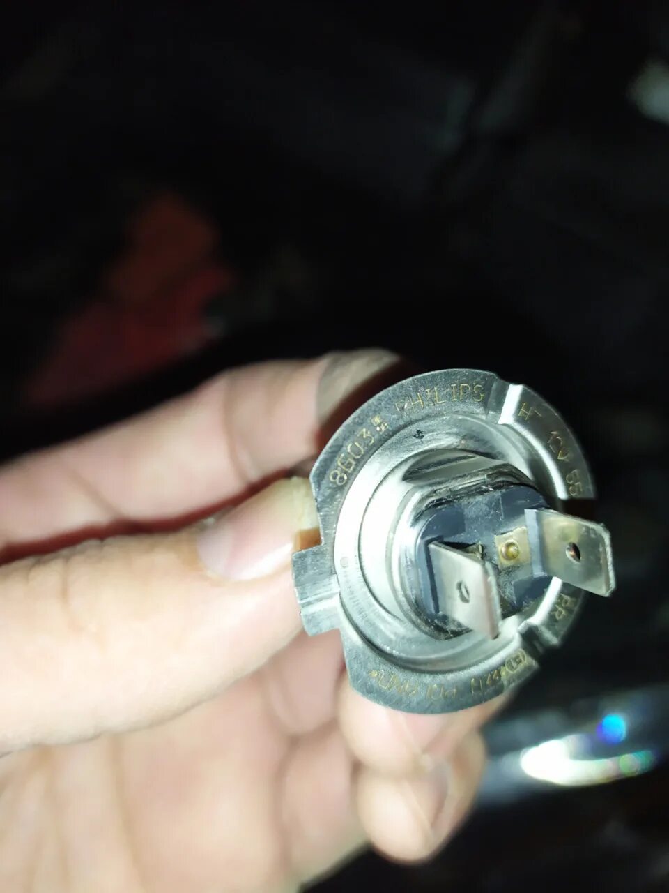 Лампа ближнего света чери тигго т11. Как поменять лампочку чери тигго. Как поменять лампочку чери тигго. Корректор фар чери тигго т11. Лампочка ближнего света тигга5.