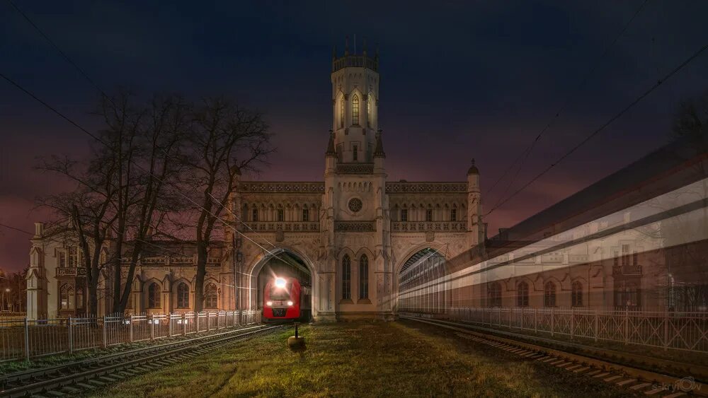 Фото Петергофа Соборы, Тенистые деревья, Архитектура