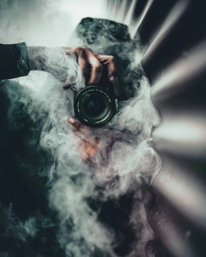 Камера дым. Дым. аватарка фотографа. человек в дыму. крутые авы.