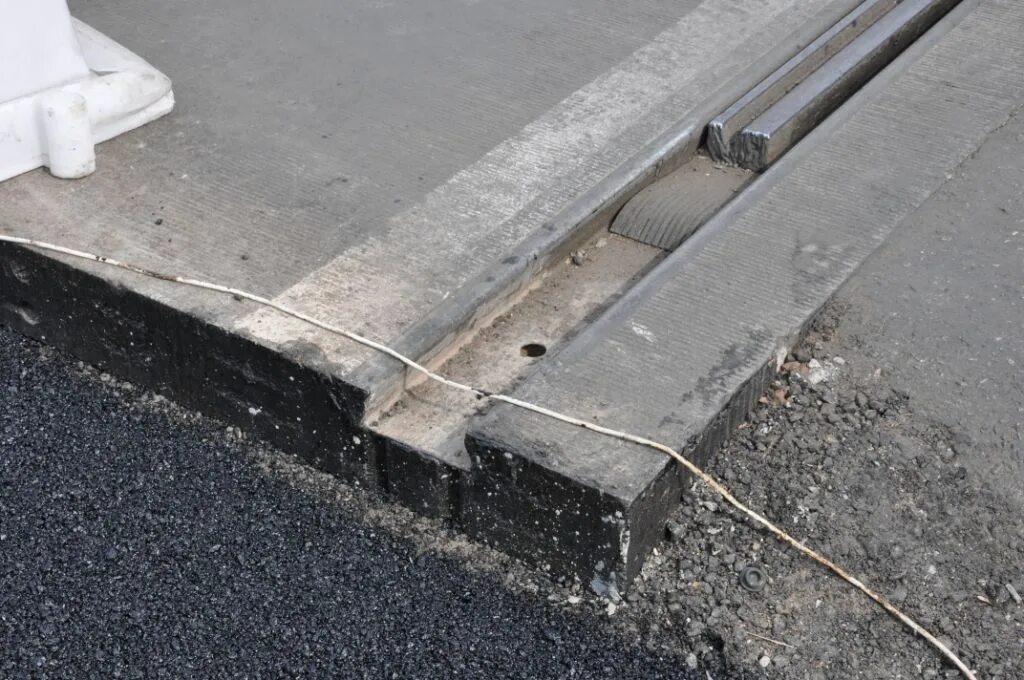 Трамвайные линии на улице жебрунова в москве. Плита трамвайная 2п7. Плита трамвайных путей. 12. Плита трамвайных путей.