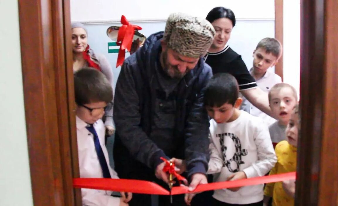 Выступление мухтарпаша умаханова. Семья умахановых. мухтарпаша абдулкадырович. умаханов мухтарпаша дарбишевич. мухтарпаша умаханов.