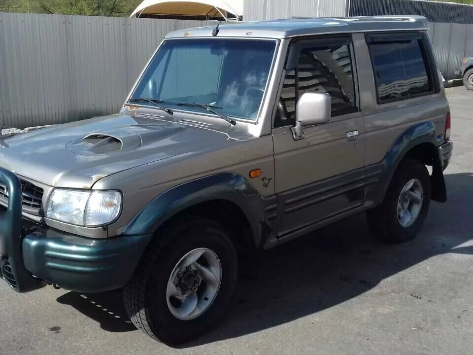 Купить дизель автомат бу. Hyundai Galloper 2. Hyundai Galloper 2.5. Hyundai Galloper 1998. Hyundai Galloper 3 дверный.