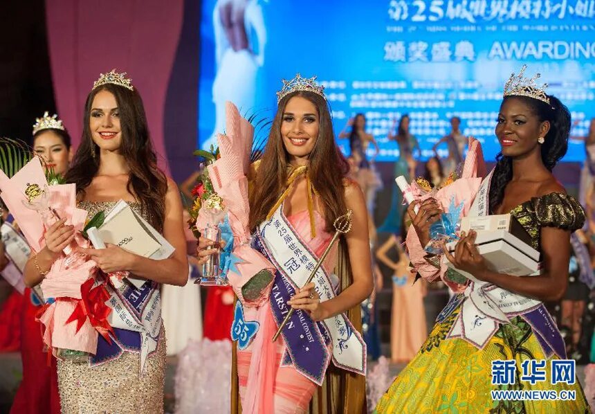 Украинка на конкурсе красоты. Мисс мира модели. Мисс эвелин баннер. Miss model. Miss model.