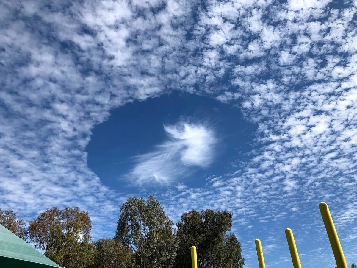 Неприятные небеса. Эффект Fallstreak облака. Необычные небесные явления. Явления в небе.