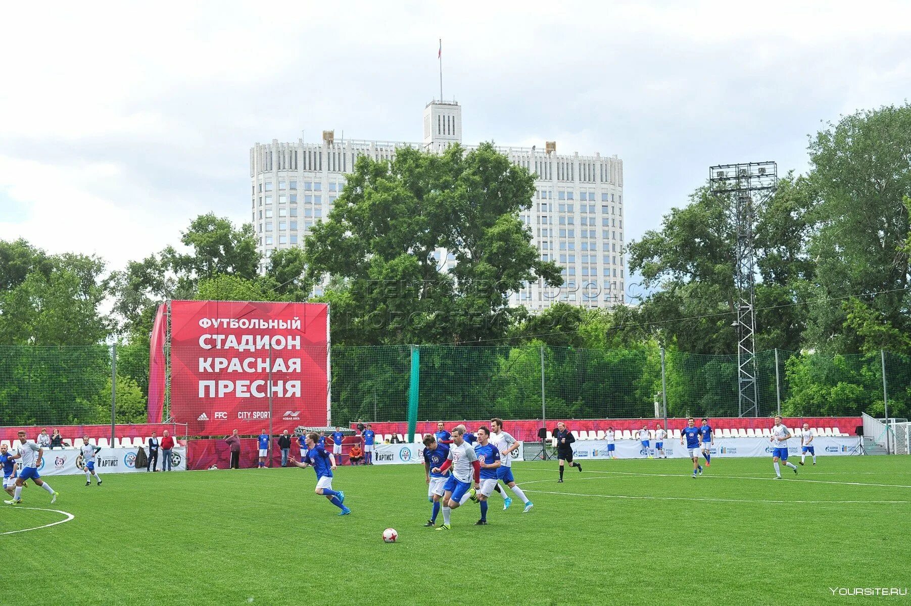 Стадион пресня. Стадион красная Пресня. Стадион City Sport красная Пресня. Красная Пресня футбольное поле. Стадион «красная Пресня», Дружинниковская ул., 18.