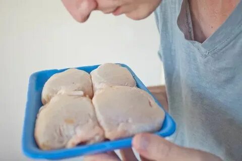Запах протухшей курицы