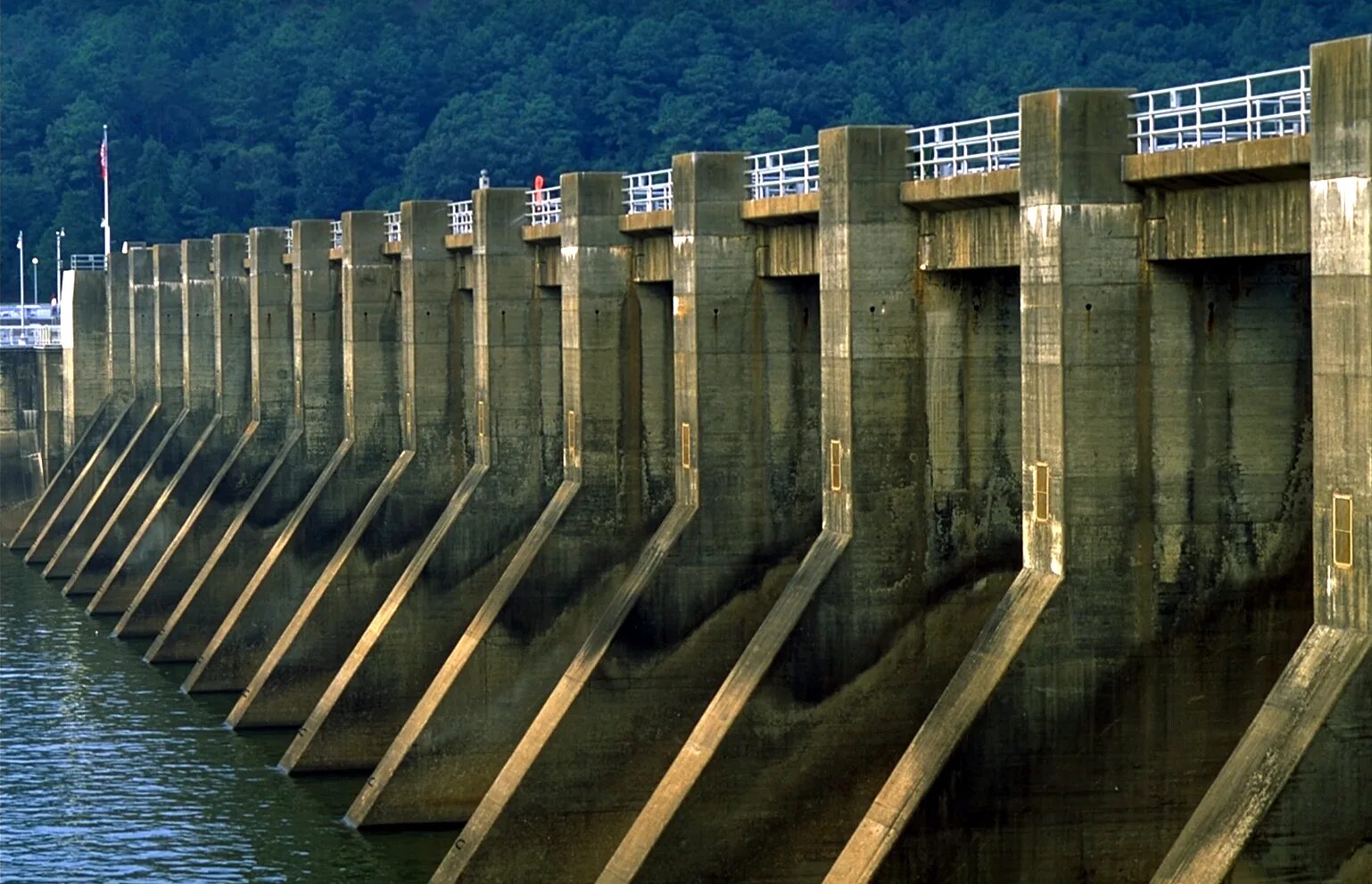 Что такое дамба фото. Плотина кёльнбрейн. Плотина / dam (2021). Теннесси ГЭС. Плотина Кланвильям.