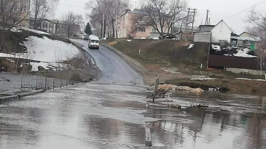 Половодье в Петровске Саратовская область. Город Петровск Саратовская область платина половодья. Паводок в Петровске Саратовской области 2023. Паводок в Калининске Саратовской области.