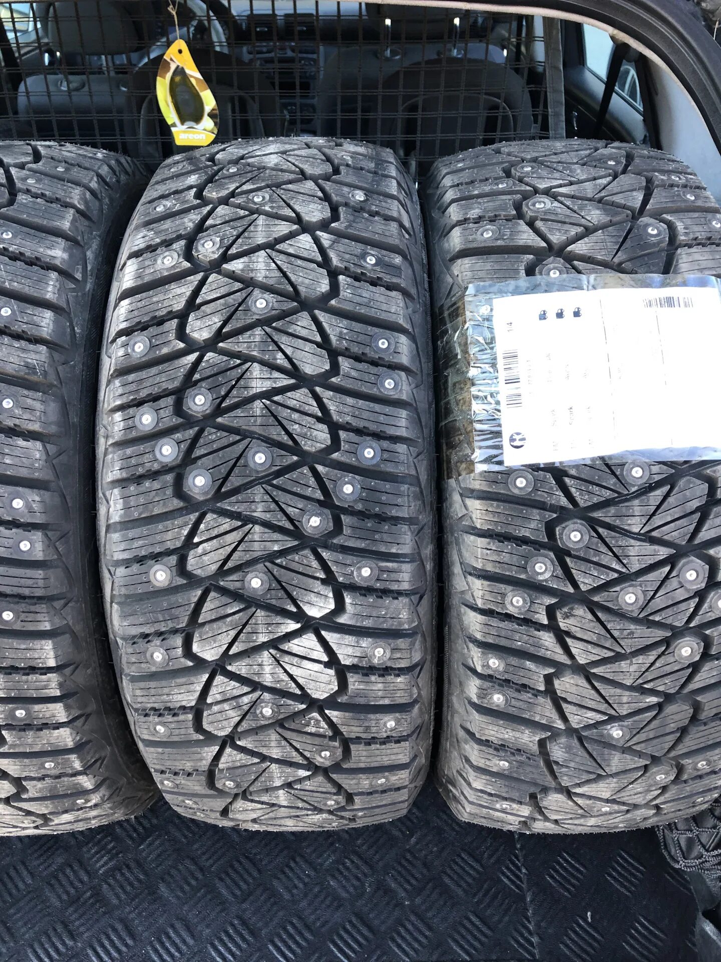Зимние шины goodyear ultragrip 600. Goodyear ultragrip 600 185/65 r15. Шина ультра грип 600. Гудиер ультра грип 600. Шины ультра грип зимние.