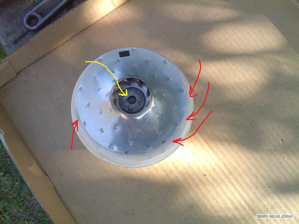 Шайба двигателя пылесоса. Снятие крыльчатки с электродвигателя пылесоса. Как снять крыльчатку с двигателя пылесоса. Снятие крыльчатки с двигателя пылесоса без гайки. Bosch 5600-053016 как снять крыльчатку.