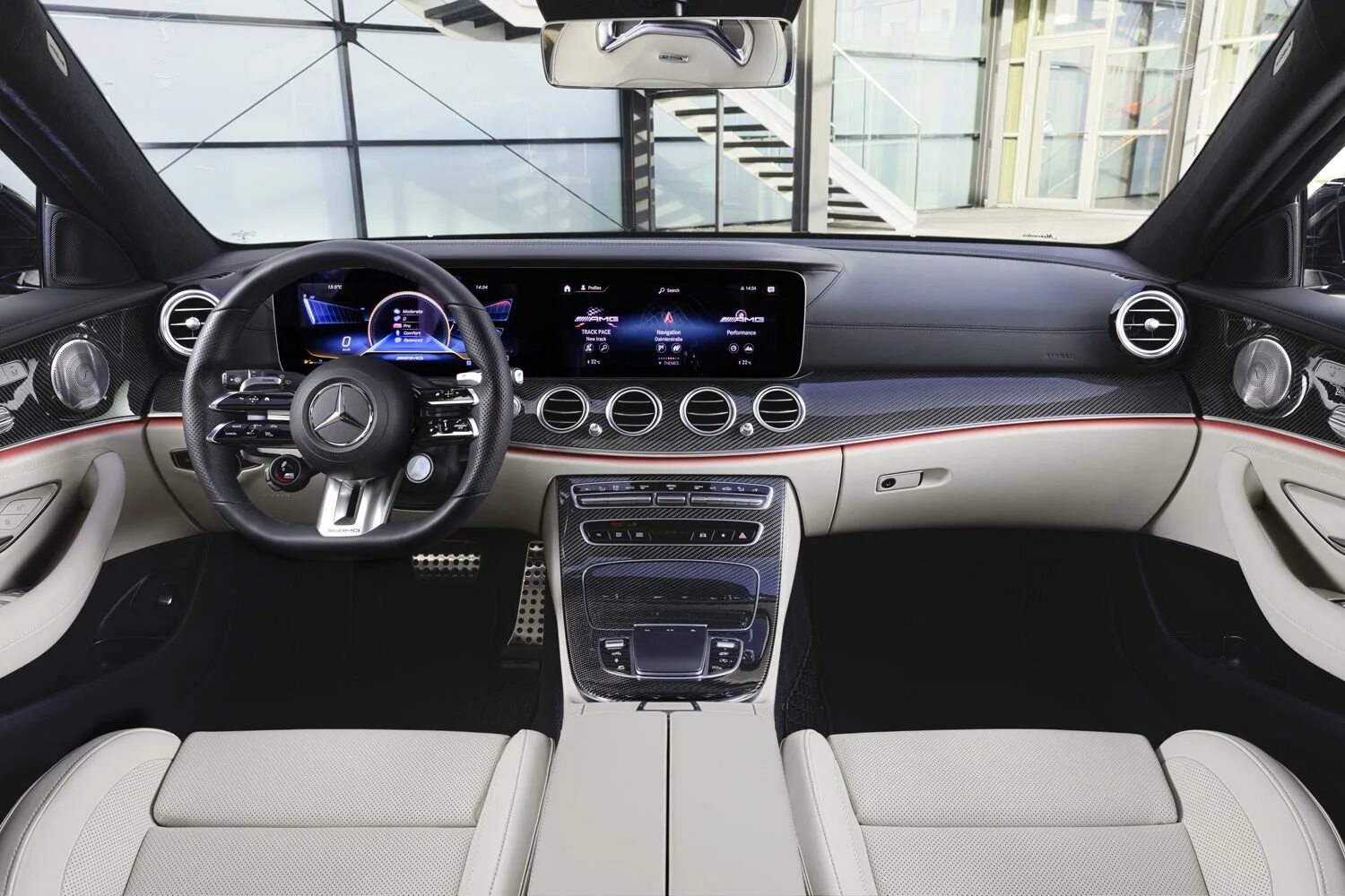 Е класс 2025 года. Mercedes benz e class w213 салон. mercedes benz s class w213. mercedes benz w213 2025 салон. mercedes benz e class w213 2025.