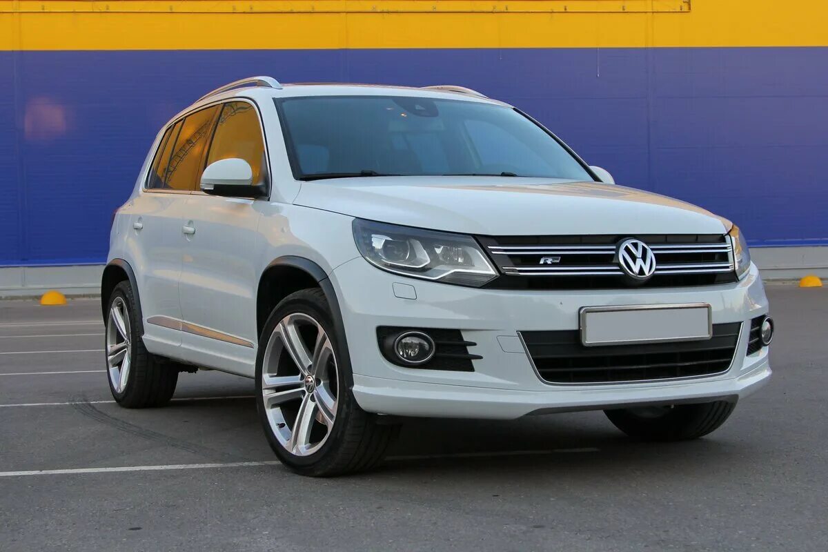 Vw r line. Volkswagen tiguan 2 r-line. volkswagen tiguan r line. volkswagen tiguan r line 2012. volkswagen tiguan 2 r белый.