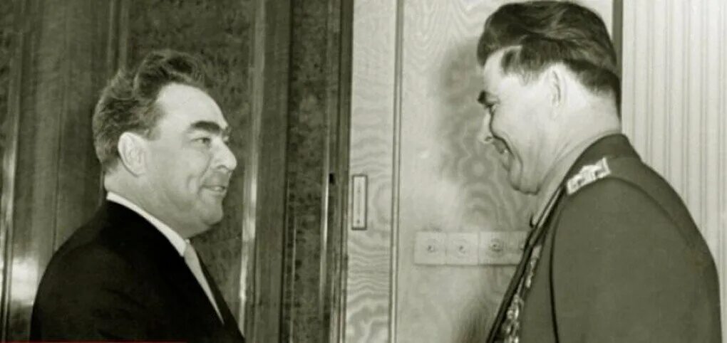 Брежнев 1969. Покушение на брежнева 1969. Брежнев покушение 1969. Брежнев 1969. Покушение на брежнева 1969.