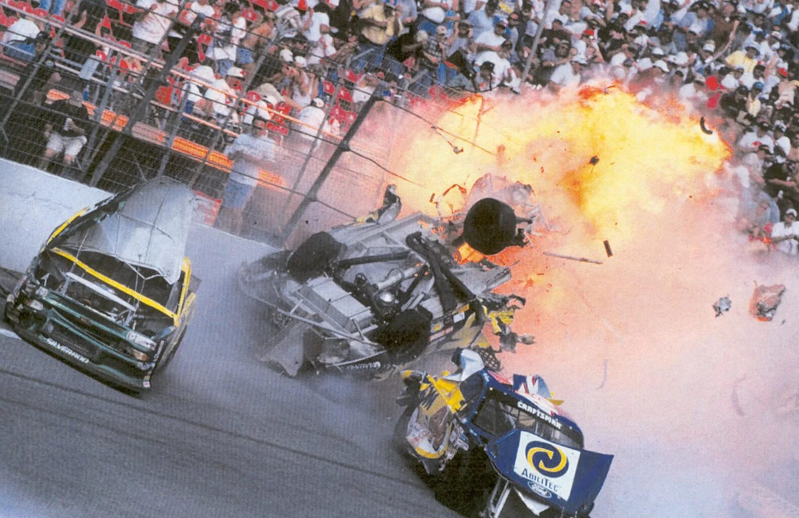 NASCAR аварии 1970. Geoff Bodine Daytona. Geoff Bodine 2000. NASCAR crash.
