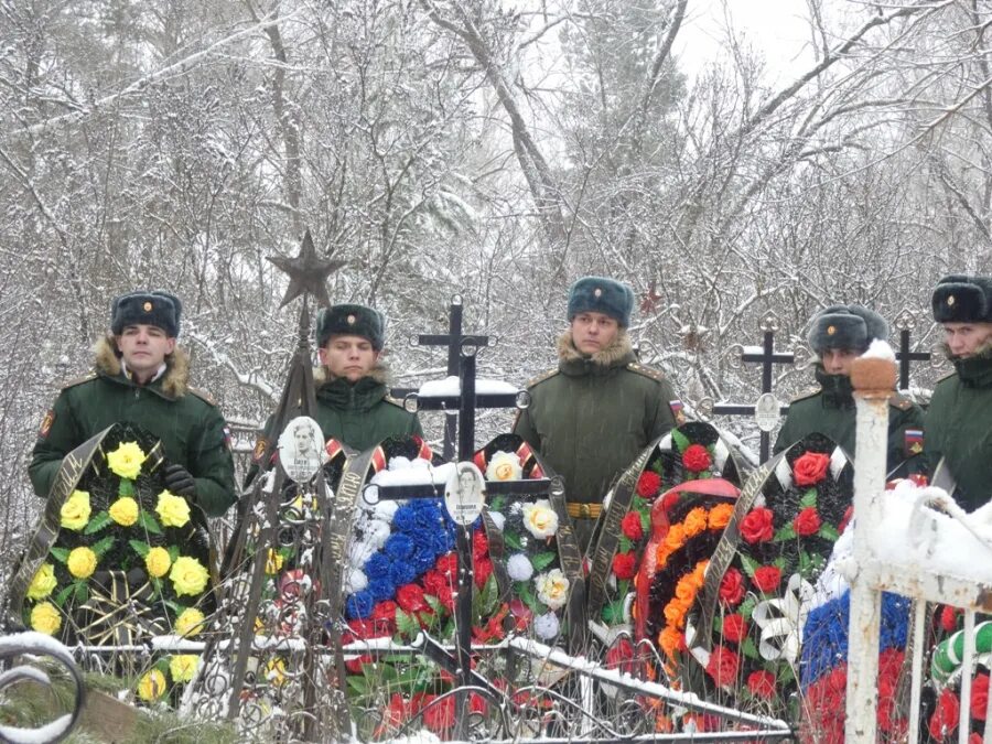 . Прощание с военнослужащими Брянск. В благодарное Тюльганского района простились с погибшим. Канал сво 18