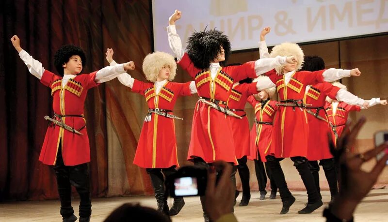 джигит кавказа ансамбль. кавказские народные танцы. танцы народов кавказа лезгинка. лезгинка танец. ансамбль кавказ абхазия.